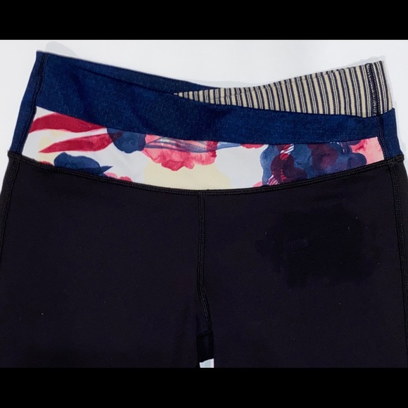 Lululemon bootcut full length black leggings - Picture 2 of 5